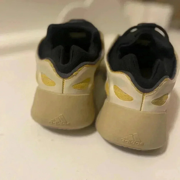 Adidas Yeezy 700 V3 "Safflower"APE 779001 
#126401668 Men's 10 US KANYE WEST - Picture 13 of 16